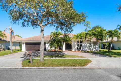 135 Cypress Trace, Royal Palm Beach, FL 33411