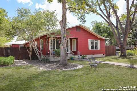 951 W Coll Street, New Braunfels, TX 78132