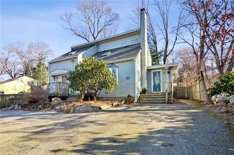 29 Wake Robin Trail, Narragansett, RI 02874