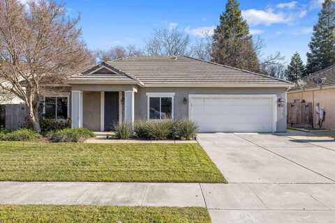 1932 Reisling Street, Tulare, CA 93274