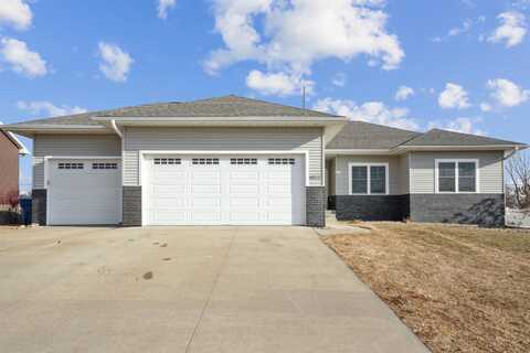 4853 Yellowstone Drive, Waterloo, IA 50701