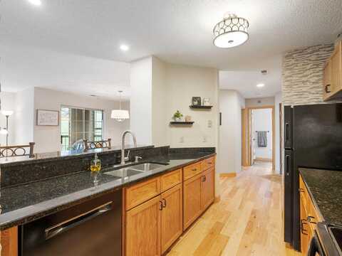 Chasewood Parkway #101, Minnetonka, MN 55343