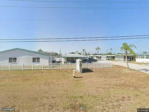 126Th Ave N #8B, Largo, FL 33773