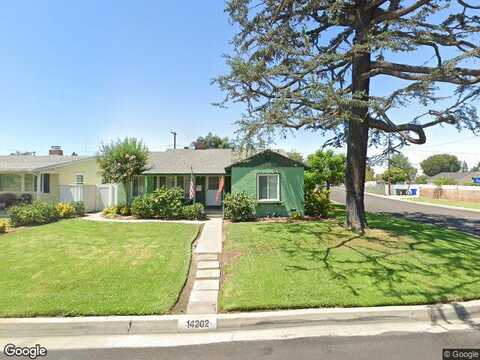 Oval, WHITTIER, CA 90604