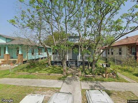 Avenue M 1/2, GALVESTON, TX 77550