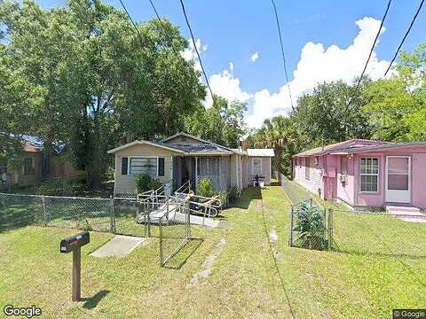 12Th, SANFORD, FL 32771