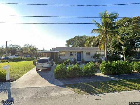 Avenue Q, RIVIERA BEACH, FL 33404