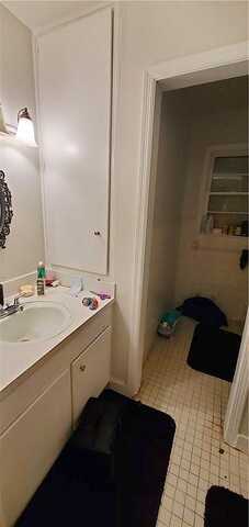 Lynn Iris, DECATUR, GA 30032