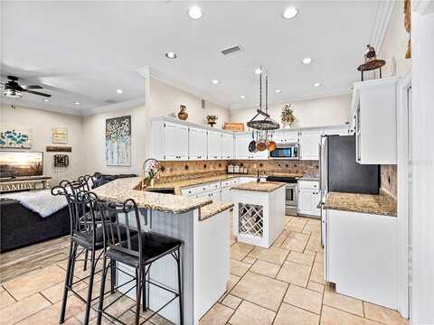Jenna, LAKELAND, FL 33813