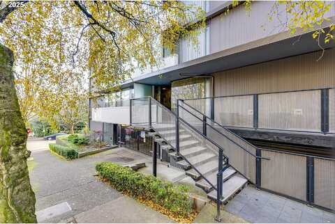 Main, PORTLAND, OR 97205