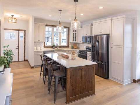 211Th, FOREST LAKE, MN 55025