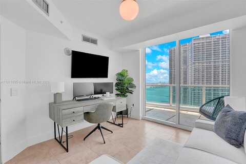 Se 5Th St, Miami, FL 33131