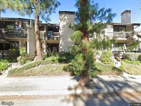 Owensmouth Ave, Woodland Hills, CA 91367