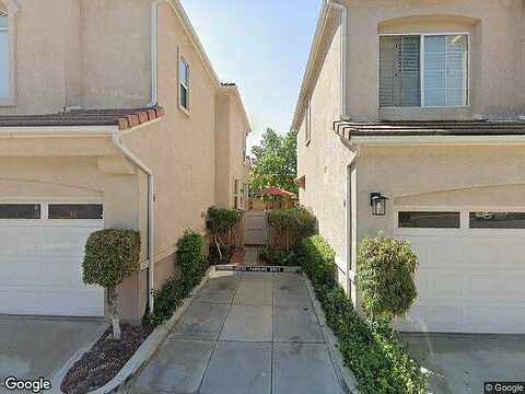 Crown Court Cir, Valencia, CA 91354