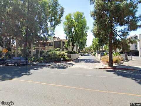 Califa St, Woodland Hills, CA 91367