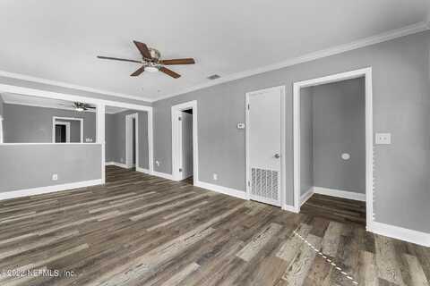 Danson, JACKSONVILLE, FL 32209
