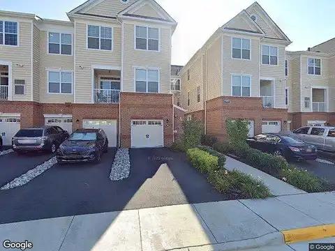 Milltown Knoll Sq, Ashburn, VA 20148