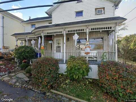 E Scott St, Olyphant, PA 18447