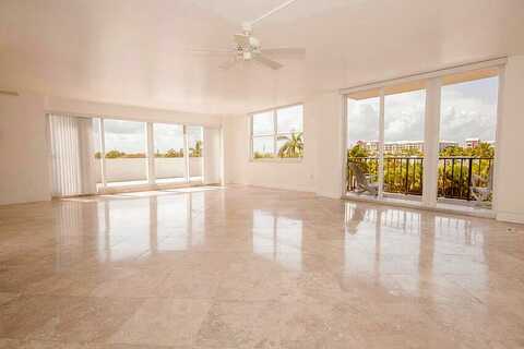 Croton Avenue, Lantana, FL 33462