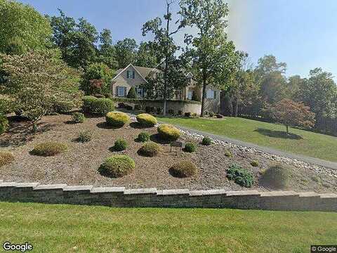 Weatherstone Dr # 111, Waynesboro, PA 17268