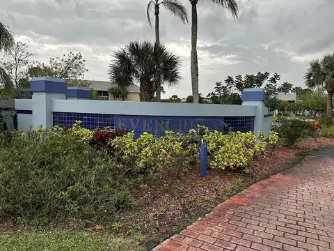 Se Green Acres Circle, Port Saint Lucie, FL 34952