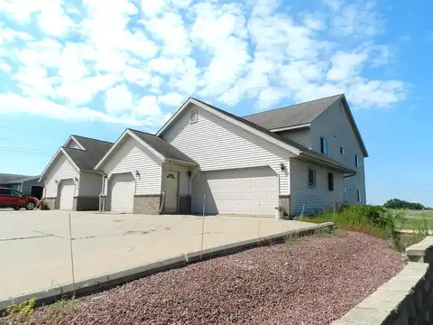 / 1075 Packers / Lancaster Court, Platteville, WI 53818