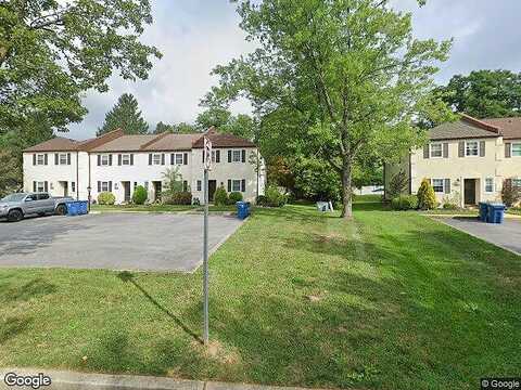 Hollyview, WEST CHESTER, PA 19380