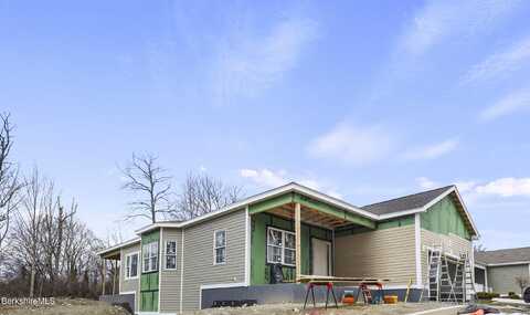 15 Cherry Hill Dr, Pittsfield, MA 01201