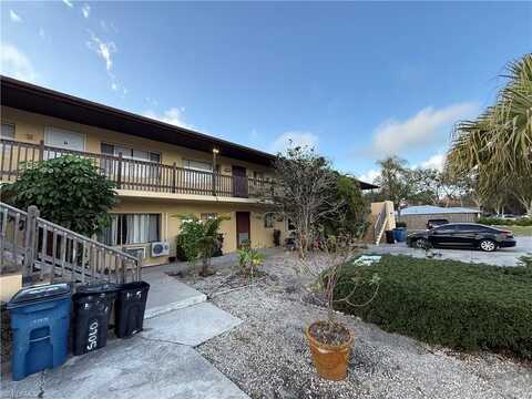 10632 Woods, BONITA SPRINGS, FL 34135