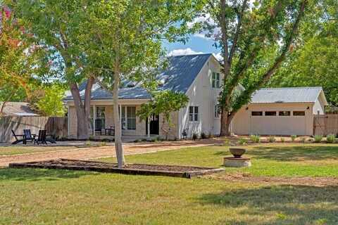 205 Centre St, Fredericksburg, TX 78624