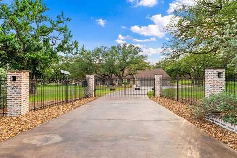 153 Wild Horse Ln, Pipe Creek, TX 78063