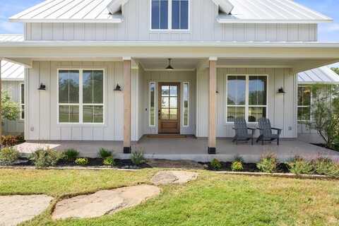 320 Spencer Ct, Fredericksburg, TX 78624