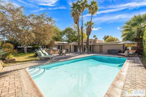 576 E Desert Holly Cir, Palm Springs, CA 92262