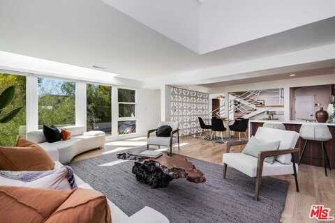 5537 Tuxedo Ter, Los Angeles, CA 90068