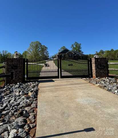 1370 Null Road, Lincolnton, NC 28092