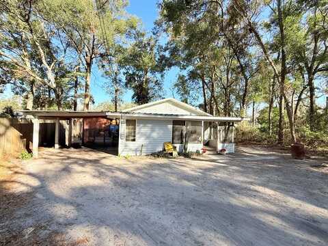 8591 168th Pl, Fanning Springs, FL 32693