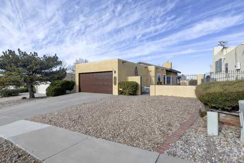 5635 Amigo Way NE, Albuquerque, NM 87111