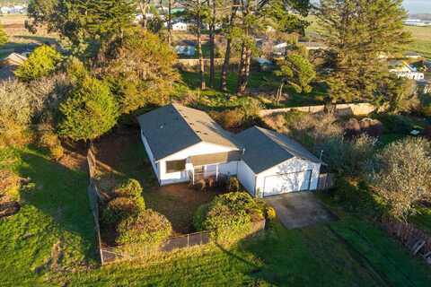 1637 Ocean Drive, McKinleyville, CA 95519