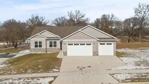 208 North Ridge Pl, Kalona, IA 52247