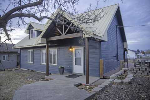 608 School Ave, Council, ID 83612