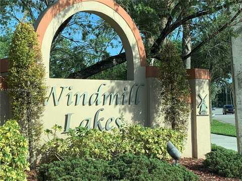 8710 SW 3rd St, Pembroke Pines, FL 33025