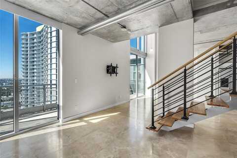 690 SW 1st Ct, Miami, FL 33130