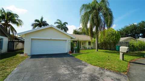 6 Fir Way, Cooper City, FL 33026