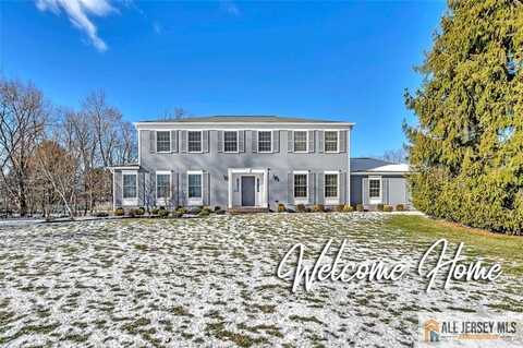 8 Scottsdale Court, Cranbury, NJ 08512