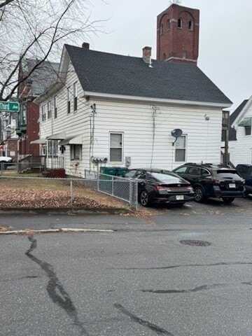 89 Mammoth Rd, Lowell, MA 01854