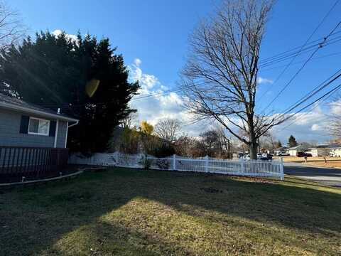 undefined, Bay Shore, NY 11706