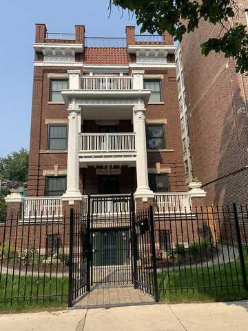 5816 N KENMORE Avenue, Chicago, IL 60660