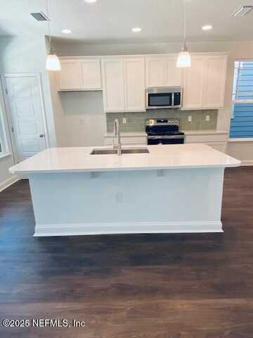 2945 FLEUR Lane, Jacksonville, FL 32205