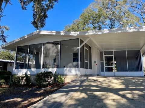 101 W Pine Dr, Lady Lake, FL 32159