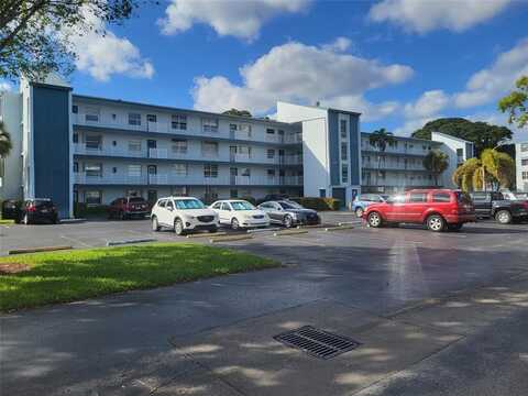 7680 NW 18th St, Margate, FL 33063